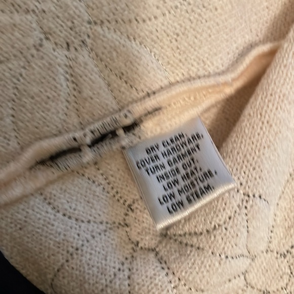ST. JOHN Women’s Knit Cream Black Embroidered Trim Jacket Size 12 - Picture 16 of 16
